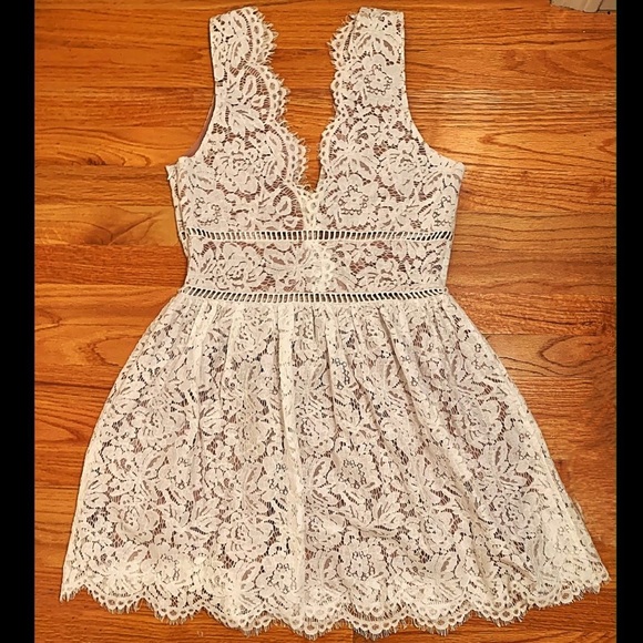 LEILA WHITE LACE DRESS - Picture 6 of 12